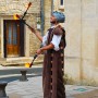 Jongleur lumineux, saltimbanque et troubadour