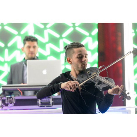 DJ qui mixe avec musicien violoniste - DJ et Violon - DJ et Violoniste - Animation DJ et Violoniste - 