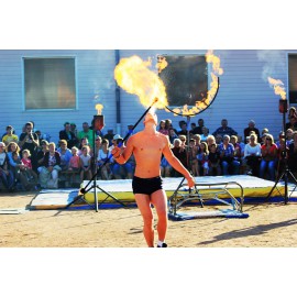 homme-torche-spectacle-de-feu-lyon-homme-enflamme-vivant-flammes-pyrotechnie-show-fire