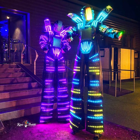 Robot Led Lyon - Robots lumineux - Échassier lumineux - Robots géants très haut - Performeurs sur échasses
