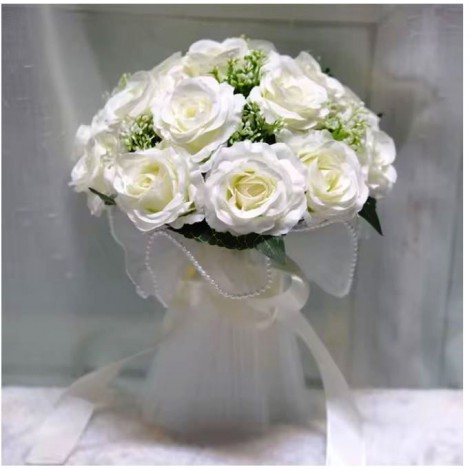 location-decoration-fleurs-lyon-bouquet-roses-blanches-artificielles