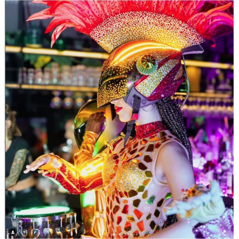 danseuses-futuristes-spectacle-danse-lumiere-led--neon-show-animation.-cosmos-planete-extra-terrestre-galactique-lunaire-planete