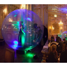 location-bulles-geante-gonflable-plastique-transparent-lyon-pour-performence-artiste-show