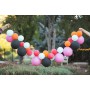 realisation-guirlande-de-ballons-suspendues-sur-un-fil-decoration-ballons-lyon-2)