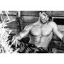stripteaser-lyon-sexy-garcon-evjf-pour-anniversaire-depart en retraite