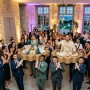 location-carrosse-princier-amaria-luxe-lyon-mida-chaise-porteur-69-mariage-marocain-oriental-decoration-arrivee-de-la-mariées