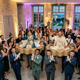 location-carrosse-princier-amaria-luxe-lyon-mida-chaise-porteur-69-mariage-marocain-oriental-decoration-arrivee-de-la-mariées