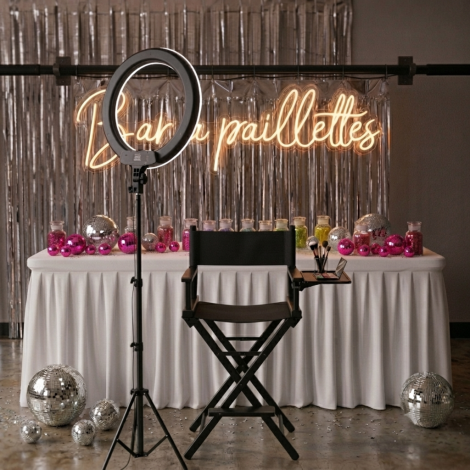Bar à Paillettes Lyon - Maquillage Paillettes - animation Paillettes - Make Up Glitters - Tatoo paillettes