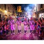 groupe-folklorique-lumineux-musiciens-percussionistes-orchestre-percussion-tambours-lumiere-animation-musicale-LED-groupe-musica