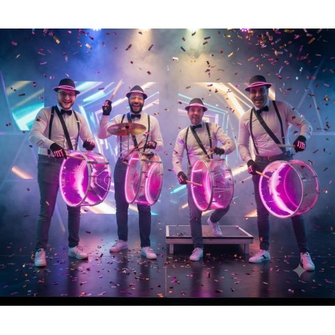 groupe-folklorique-lumineux-musiciens-percussionistes-orchestre-percussion-tambours-lumiere-animation-musicale-LED-groupe-musica
