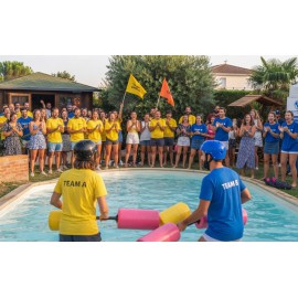 epreuve-joute-sur-piscine-animation-team-building-entreprise-lyon-organisation-olympiades-jeux-d'eau