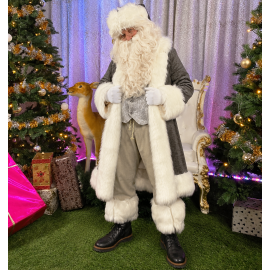 location-costume-deguisement-pere-noel-marron-beige-forêt-luxe-gris-theme-nordique-nature-et-montagne-lyon