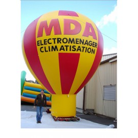 Structure gonflable géante montgolfière Lyon - Visuel publicitaire