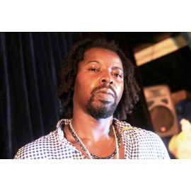 show-western-spectacle-l'homme-a-l'harmonica-magicien-rino-baldi