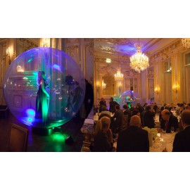 Animation Bulle géante - Spectacle dans une bulle - Artiste dans une bulle