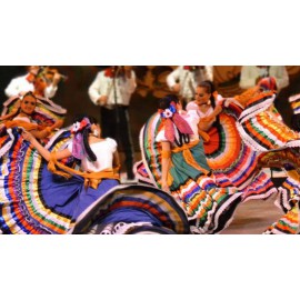 danseuse-mexicaine-spectacle -danse-traditionnel-du-mexique